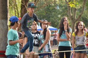 Slackline, tem que tentar. Foto. Karine Kinzel ( Lab, Fotografia e Memoria)